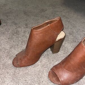 Chinese Laundry Brown Peep Toe Heels